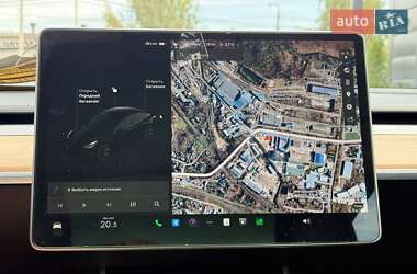 Седан Tesla Model 3 2019 в 