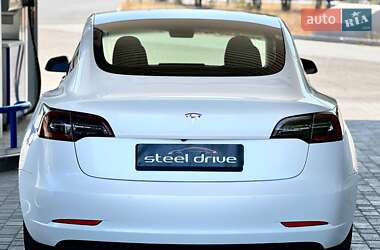 Седан Tesla Model 3 2020 в 