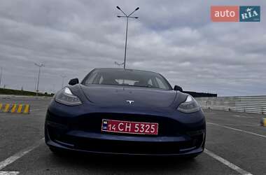 Седан Tesla Model 3 2021 в 