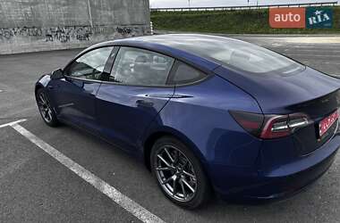 Седан Tesla Model 3 2021 в 