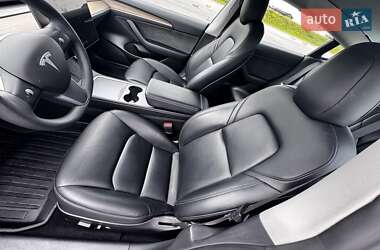Седан Tesla Model 3 2021 в 