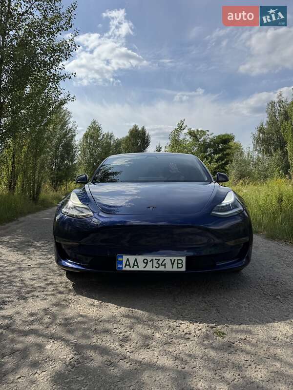 Седан Tesla Model 3 2018 в Киеве