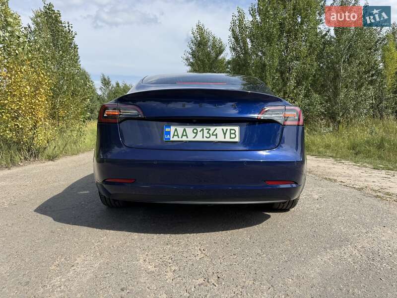 Седан Tesla Model 3 2018 в Киеве