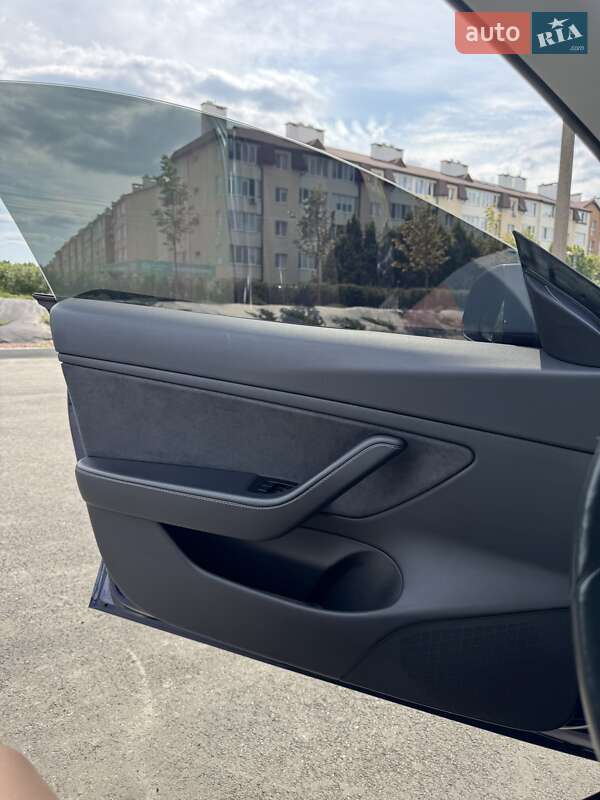 Седан Tesla Model 3 2018 в Киеве