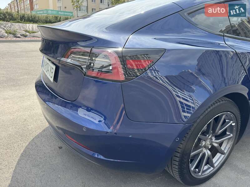 Седан Tesla Model 3 2018 в Киеве