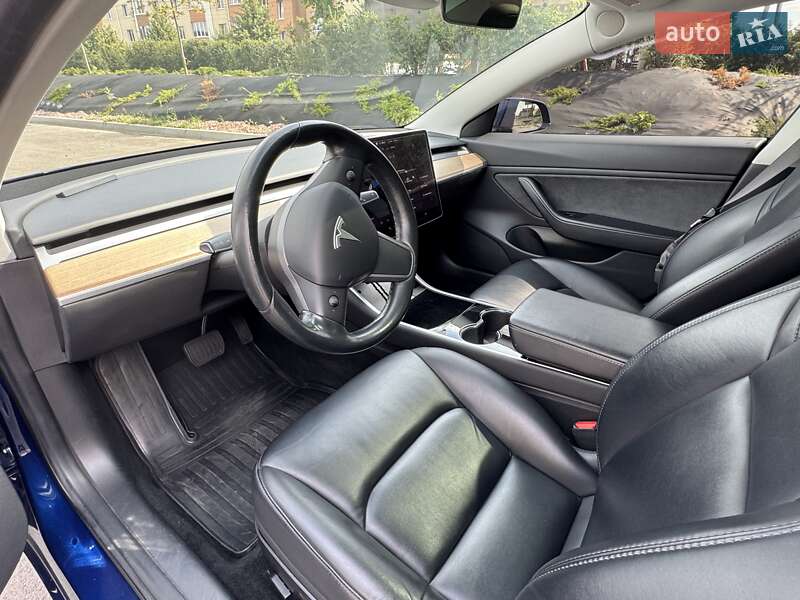 Седан Tesla Model 3 2018 в Киеве