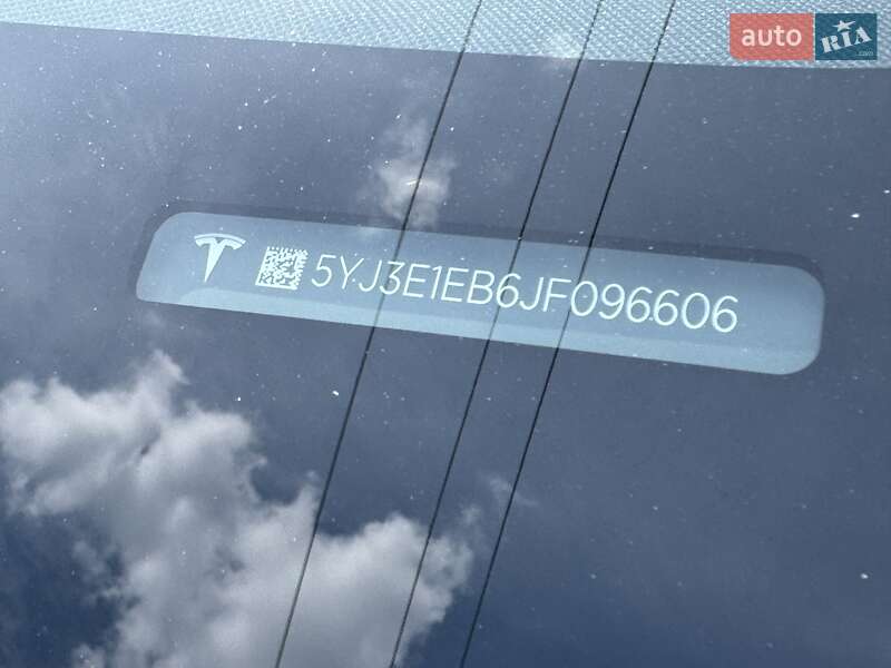 Седан Tesla Model 3 2018 в Киеве