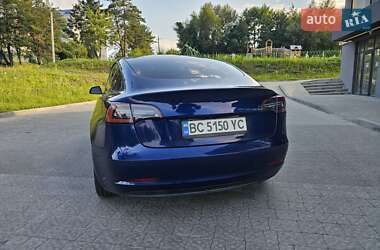 Седан Tesla Model 3 2021 в 