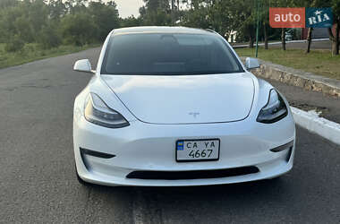 Седан Tesla Model 3 2020 в 