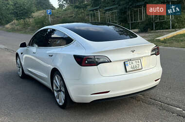 Седан Tesla Model 3 2020 в 