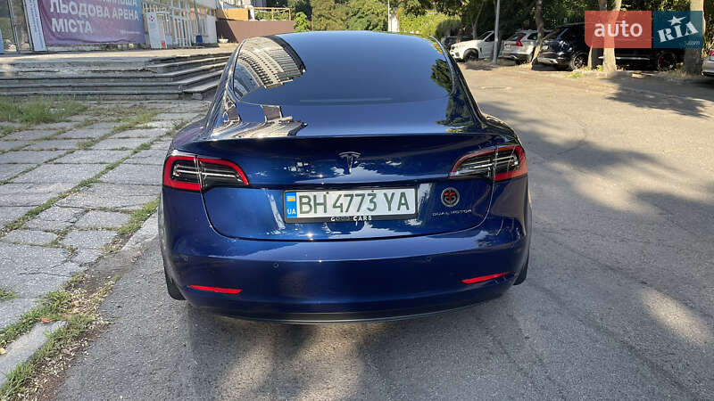 Седан Tesla Model 3 2022 в Одессе