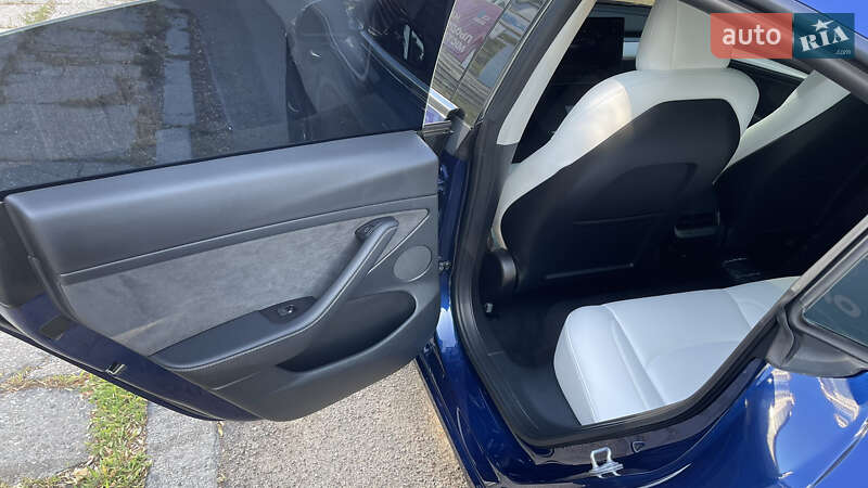 Седан Tesla Model 3 2022 в Одессе
