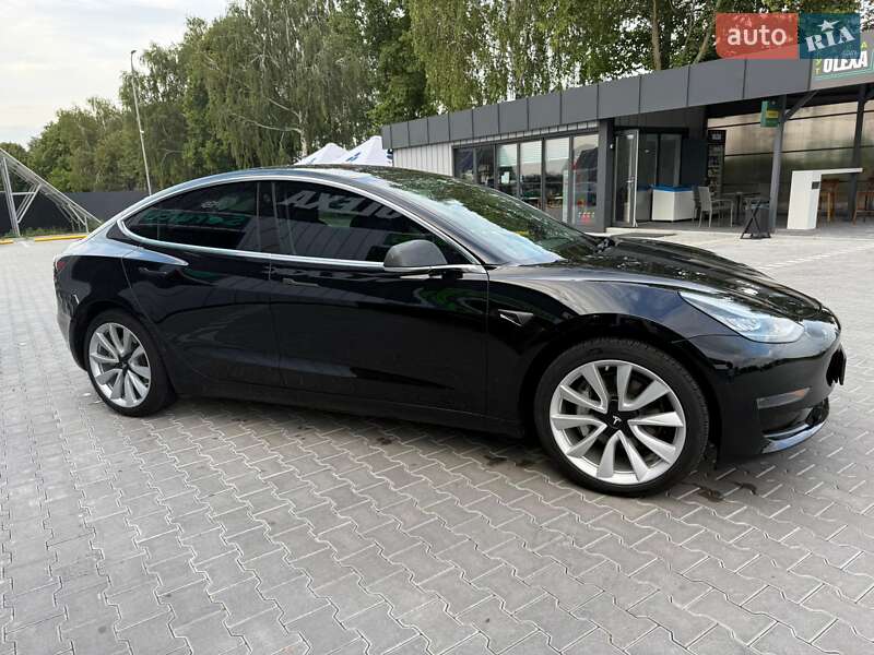 Седан Tesla Model 3 2019 в Владимире