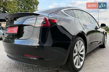 Седан Tesla Model 3 2019 в 