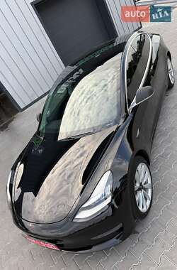 Седан Tesla Model 3 2019 в 