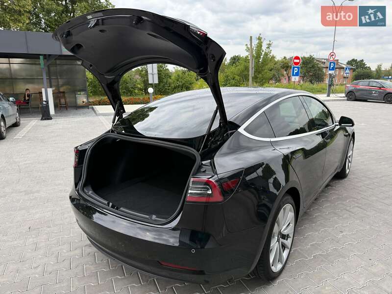 Седан Tesla Model 3 2019 в Владимире
