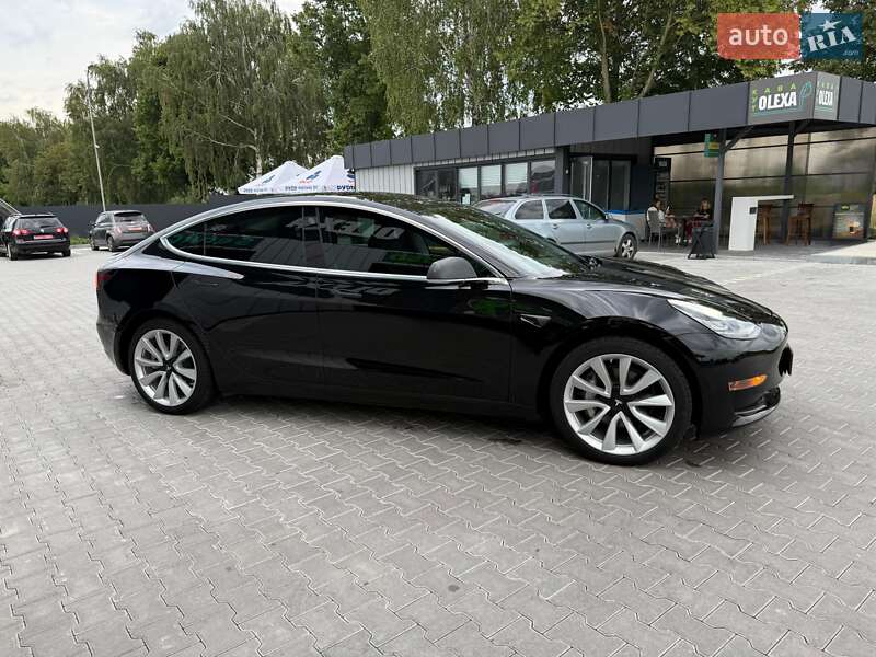 Седан Tesla Model 3 2019 в Владимире