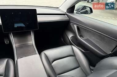Седан Tesla Model 3 2019 в 