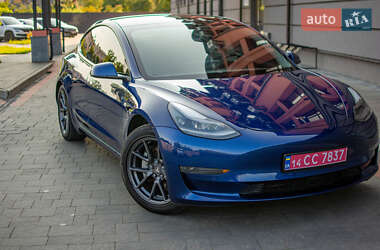 Седан Tesla Model 3 2021 в 