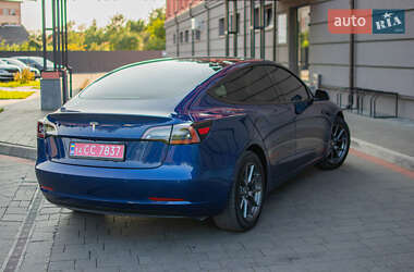 Седан Tesla Model 3 2021 в 