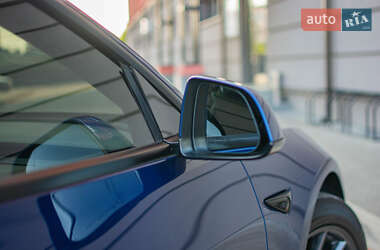Седан Tesla Model 3 2021 в 