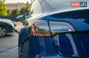 Седан Tesla Model 3 2021 в 