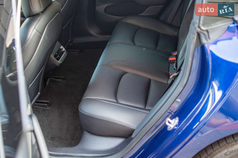 Седан Tesla Model 3 2021 в Дрогобыче