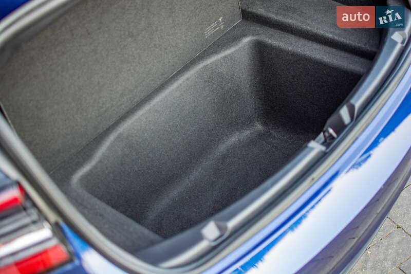 Седан Tesla Model 3 2021 в Дрогобыче