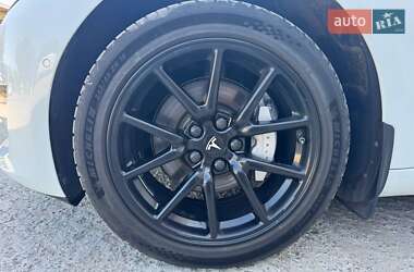 Седан Tesla Model 3 2018 в 