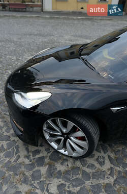 Седан Tesla Model 3 2019 в 