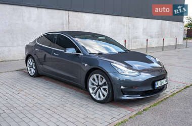 Седан Tesla Model 3 2020 в 
