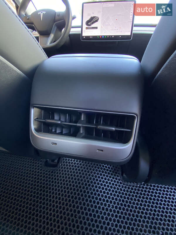 Седан Tesla Model 3 2021 в Полтаве