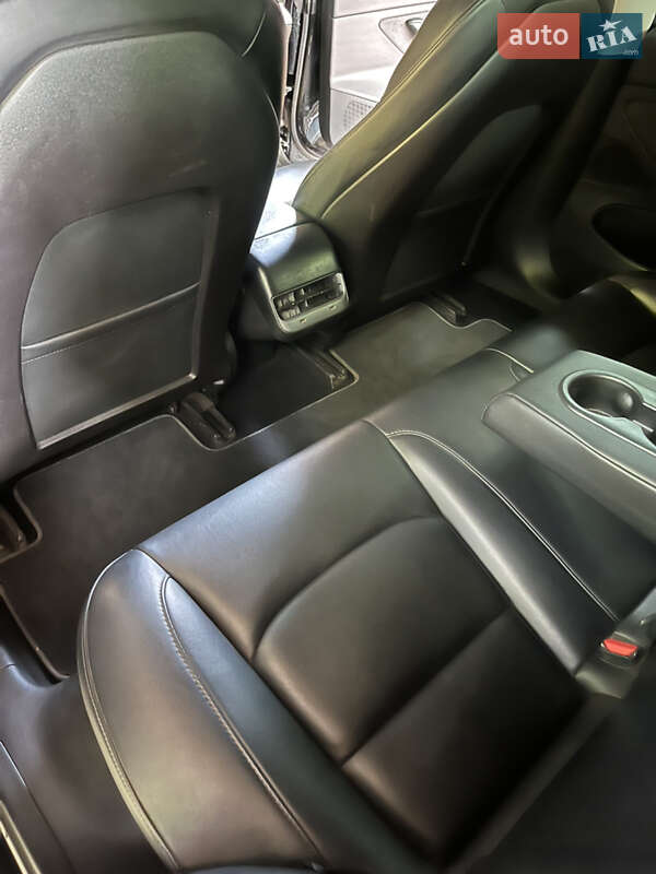Седан Tesla Model 3 2019 в Кривом Роге