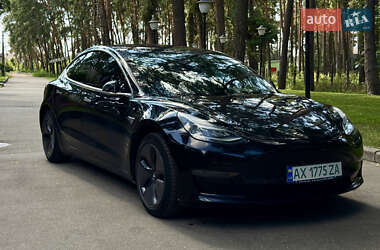Седан Tesla Model 3 2018 в 