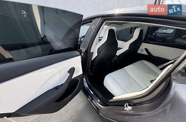 Седан Tesla Model 3 2024 в 