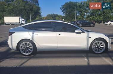 Седан Tesla Model 3 2022 в Днепре