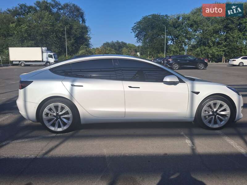 Tesla Model 3 2022