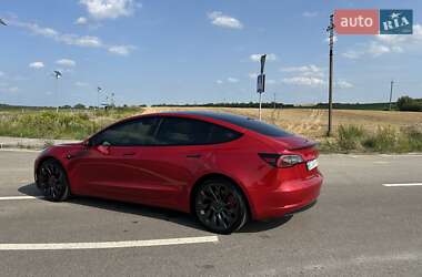 Седан Tesla Model 3 2022 в 