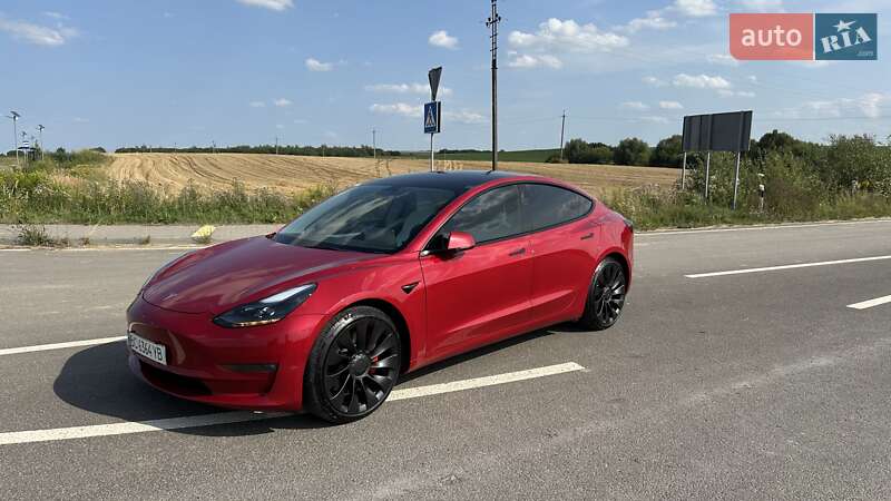 Седан Tesla Model 3 2022 в Жовкві