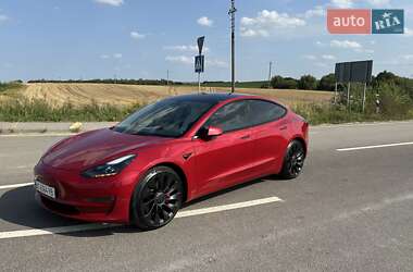 Седан Tesla Model 3 2022 в 