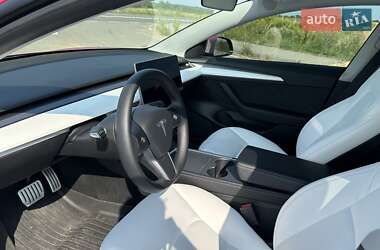Седан Tesla Model 3 2022 в 
