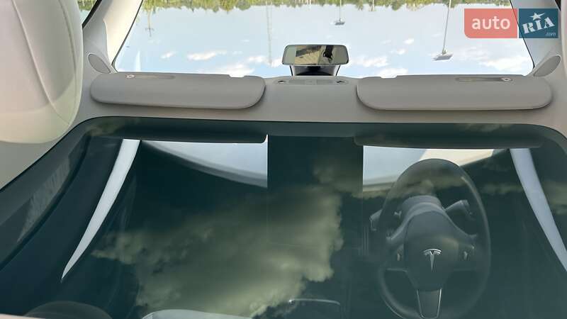 Седан Tesla Model 3 2022 в Жовкві