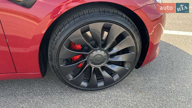 Седан Tesla Model 3 2022 в Жовкві