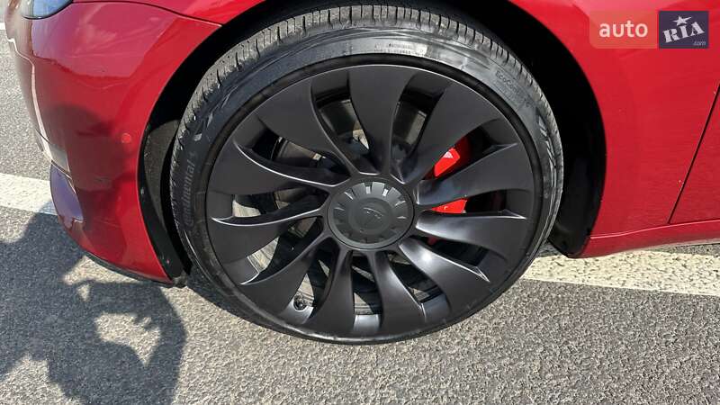 Седан Tesla Model 3 2022 в Жовкві
