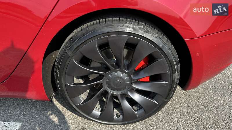 Седан Tesla Model 3 2022 в Жовкві