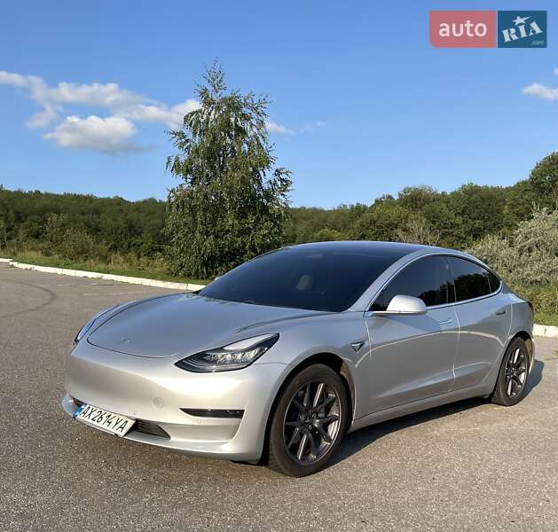 Седан Tesla Model 3 2018 в Харкові