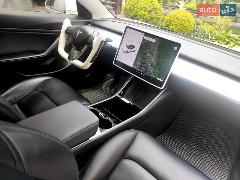 Седан Tesla Model 3 2018 в Львове фото 10 Седан Tesla Model 3 2018 в Львове