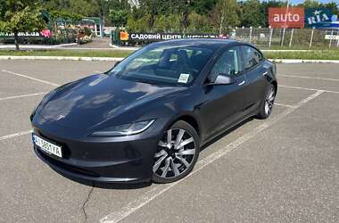 Седан Tesla Model 3 2024 в 