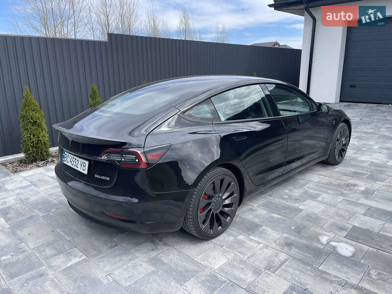Седан Tesla Model 3 2021 в Києві