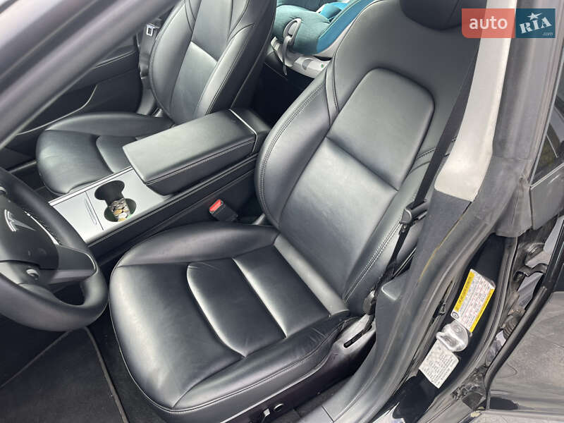 Седан Tesla Model 3 2021 в Києві